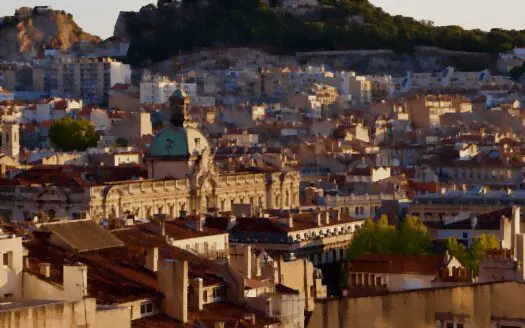 Vue sur la ville de Marseille et Notre Dame de la Garde