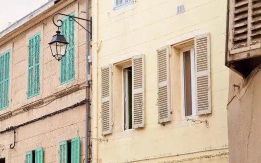 Immeuble à marseille en plein essort financier