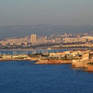 Vue sur le quartier de la plage marseille 8 depuis la mer