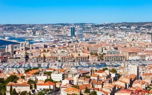 vieux port à Marseille vue depuis Notre Dame de la Garde