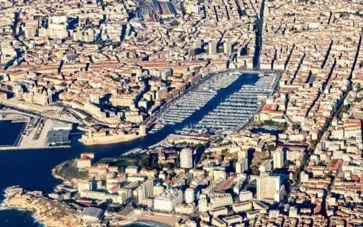 vue aérienne du vieux port de Marseille
