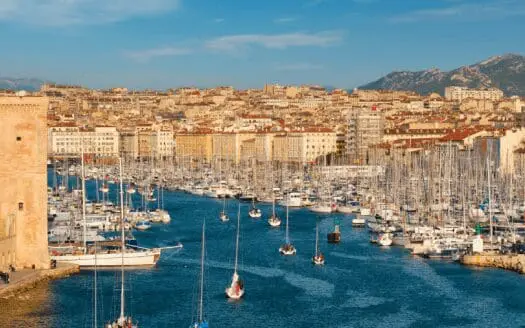 Vue sur le vieux port et le fort Saint Jean