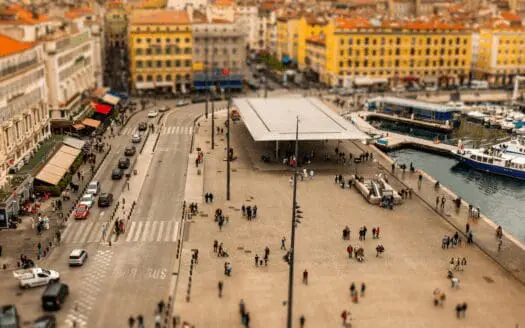 Vue sur le Vieux Port de Marseille d'en haut
