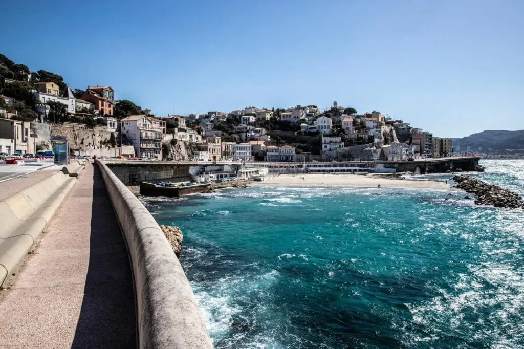 Vue sur la corniche Kennedy à Marseille