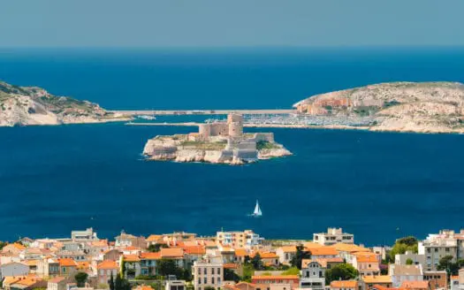 Vu sur le chateau d'If depuis les hauteurs du quartier Baille (6eme arrondissement de Marseille)