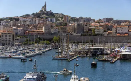 vue sur le vieux port de Marseille et le 6eme arrondissement