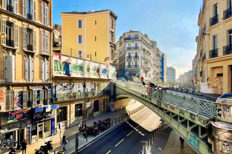 Pont de la rue d'Aubagne photographié par © Mathieu Grapeloup