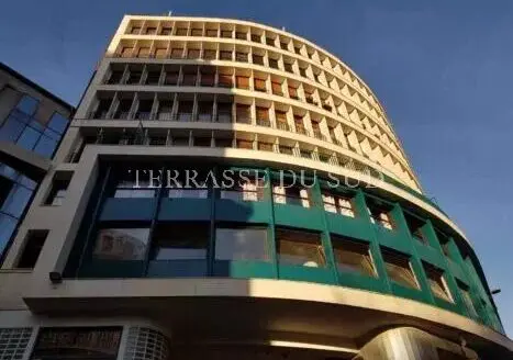Vente bureau 3 pièces 67 m², 13001