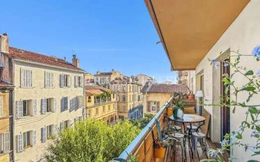 Vente appartement 4 pièces 93 m², 13006